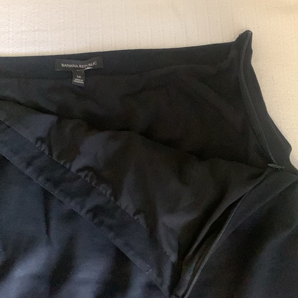 Banana Republic Size 14 Black Shirt with Cutout Detail & Pockets - Picture 4 of 7